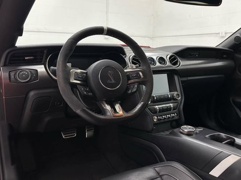 Used 2022 Ford Mustang Shelby GT500 w/ Technology Package RWD image 9