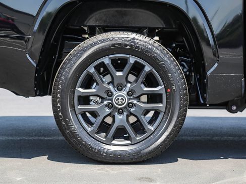 Used 2024 Toyota Tundra Platinum AWD/4WD image 11