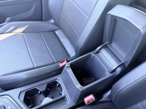 Used 2018 Volkswagen Tiguan SE image 24