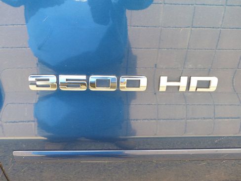 Used 2018 GMC Sierra 3500 SLE w/ SLE Preferred Package AWD/4WD image 17