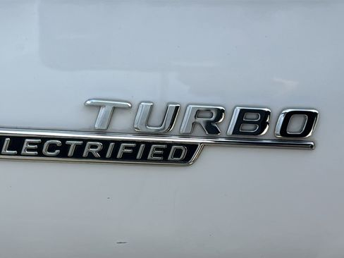 Used 2023 Mercedes-Benz C 43 AMG 4MATIC Sedan image 11