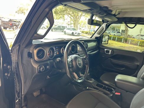 Used 2023 Jeep Gladiator Sport image 6
