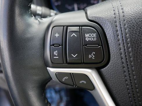 Certified 2018 Toyota Highlander Limited Platinum AWD/4WD image 25