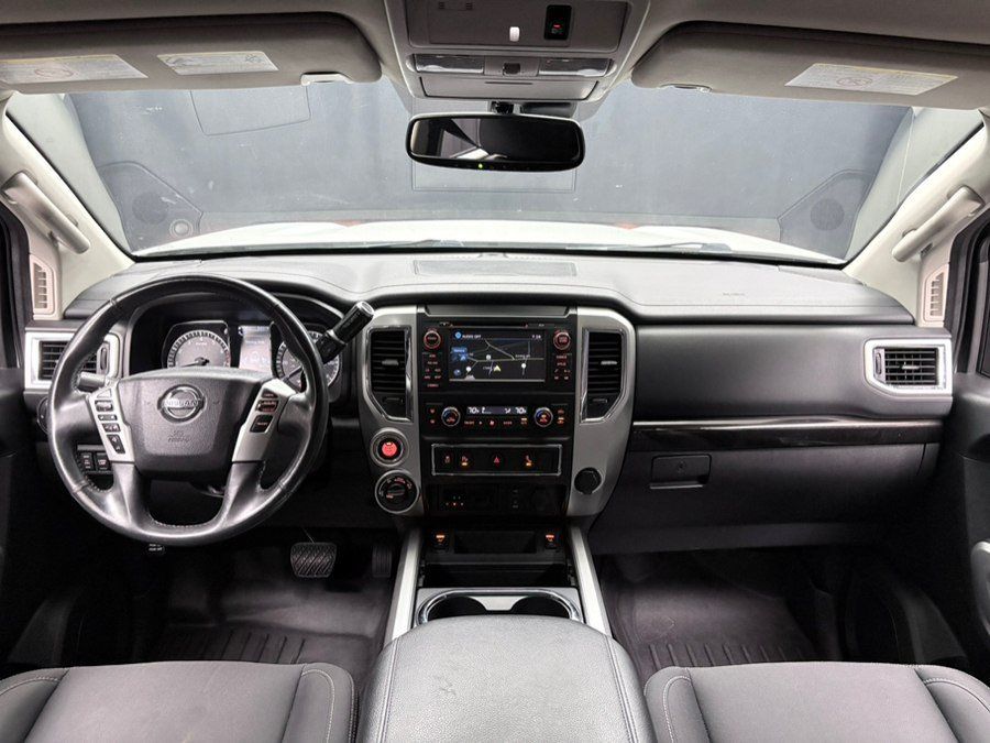 Used 2018 Nissan Titan XD 4x4 Crew Cab SV w/ SV Convenience Package image 34