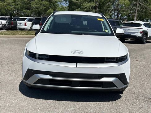 Used 2025 Hyundai Ioniq 5 SEL RWD image 2