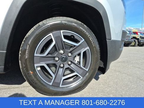 New 2026 Jeep Cherokee Laredo AWD/4WD image 6