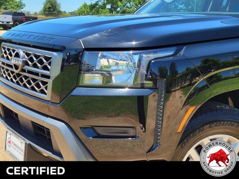 Used 2023 Nissan Frontier SV RWD image 11