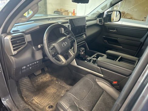 Used 2024 Toyota Tundra Limited AWD/4WD image 2