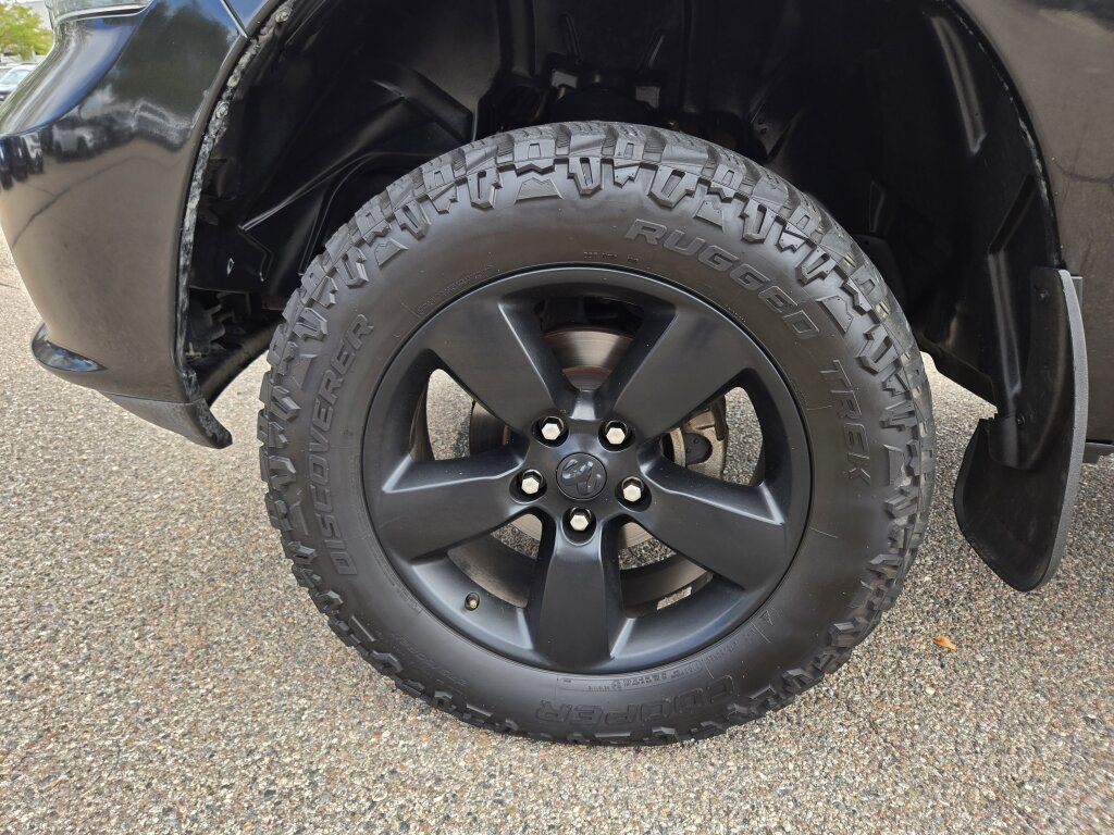 Used 2017 RAM 1500 Express w/ Black Ram 1500 Express Group AWD/4WD image 15