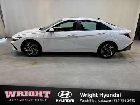 Used 2025 Hyundai Elantra SEL FWD image 7
