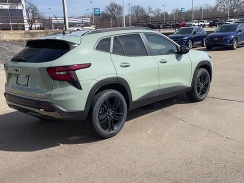New 2026 Chevrolet Trax ACTIV w/ Sunroof Package FWD image 8