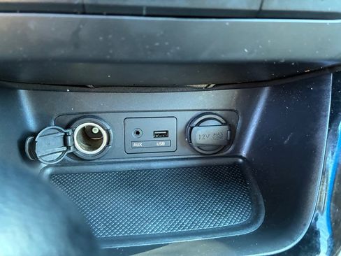 Used 2015 Kia Sorento LX image 10