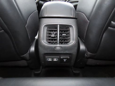 Used 2021 Jeep Cherokee Limited image 27