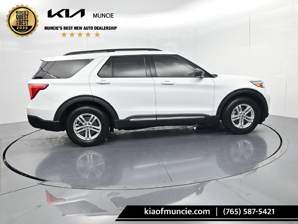 Used 2023 Ford Explorer XLT w/ Equipment Group 202A RWD image 8