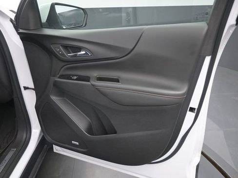 Used 2023 Chevrolet Equinox Premier AWD/4WD image 20