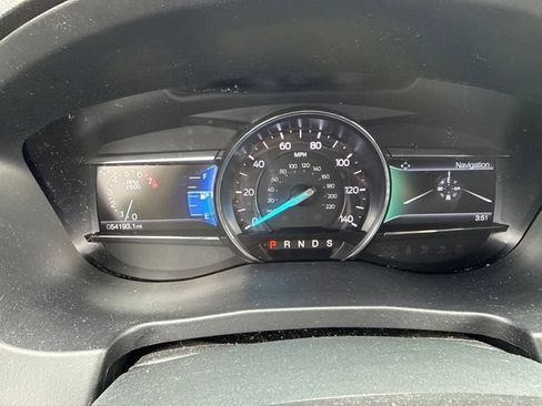 Used 2019 Ford Explorer XLT w/ Equipment Group 202A AWD/4WD image 2