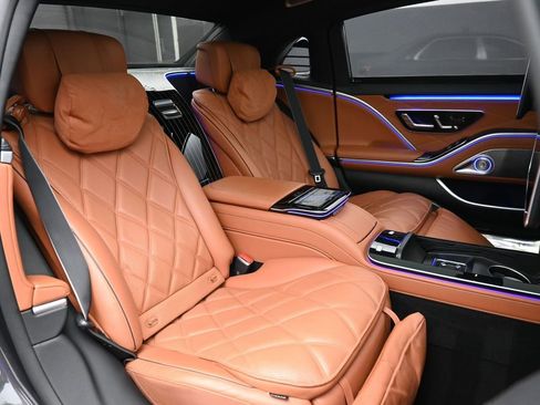 Used 2023 Mercedes-Benz Maybach S 680 4MATIC w/ Manufaktur Leather Package image 27