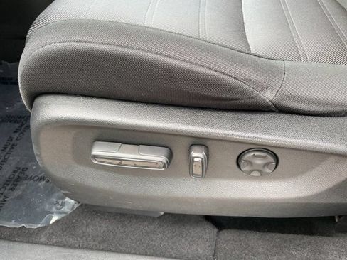 Used 2020 Honda CR-V EX image 9