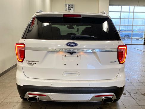 Used 2017 Ford Explorer Platinum image 6