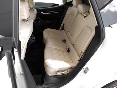 Used 2019 Maserati Levante Base image 44