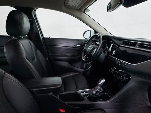 Used 2022 Buick Encore GX Essence FWD image 47