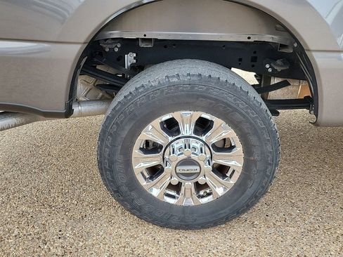 Used 2023 Ford F250 Lariat w/ FX4 Off-Road Package AWD/4WD image 14
