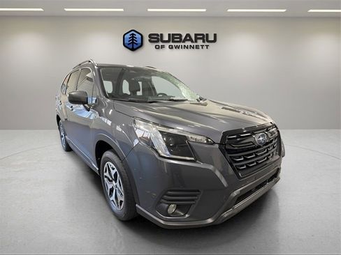 Used 2023 Subaru Forester Premium image 7
