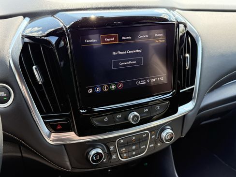 Used 2023 Chevrolet Traverse LT AWD/4WD image 24