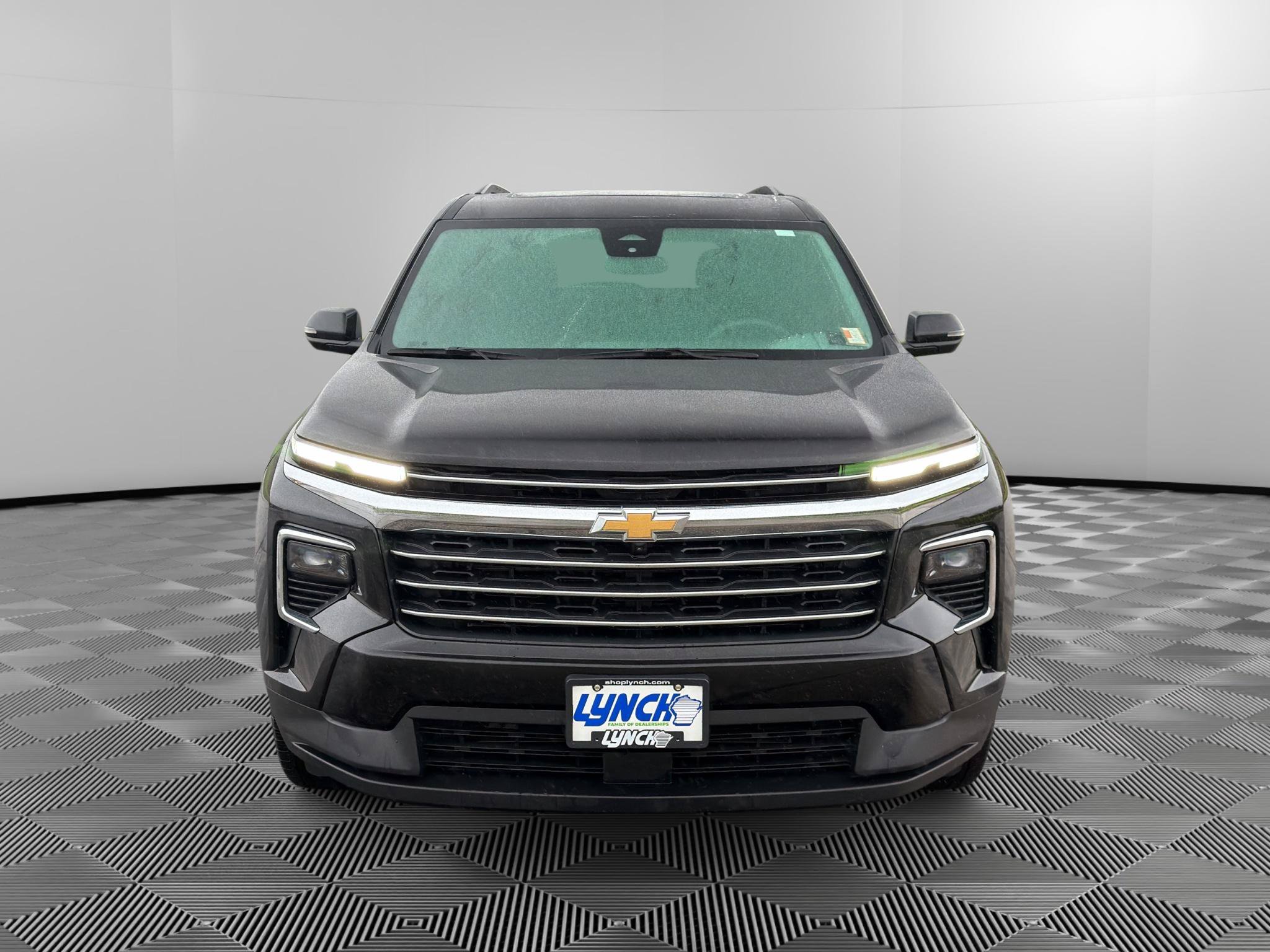 Used 2025 Chevrolet Traverse LT w/ Sun and Wheel Package AWD/4WD image 7