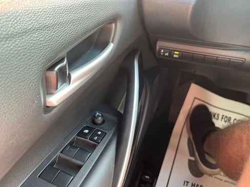 Used 2022 Toyota Corolla XSE FWD image 22