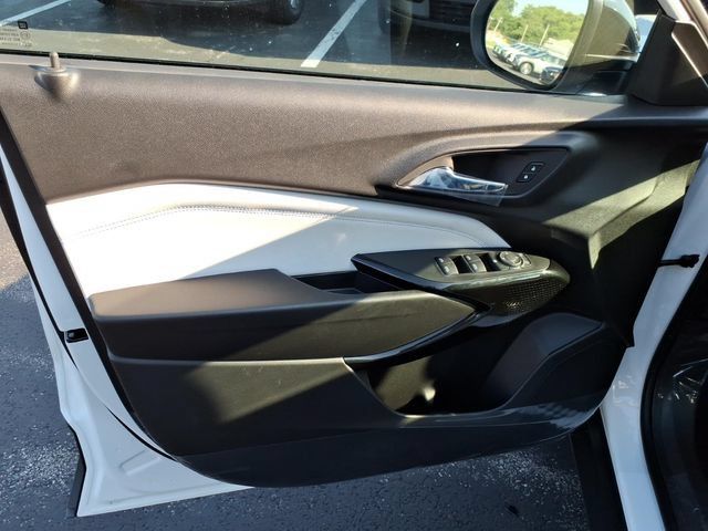New 2026 Chevrolet Trax LT w/ Midnight Edition FWD image 10