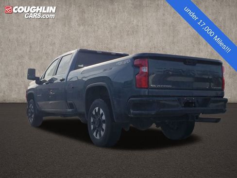 Used 2020 Chevrolet Silverado 2500 Custom w/ Custom Value Package image 3
