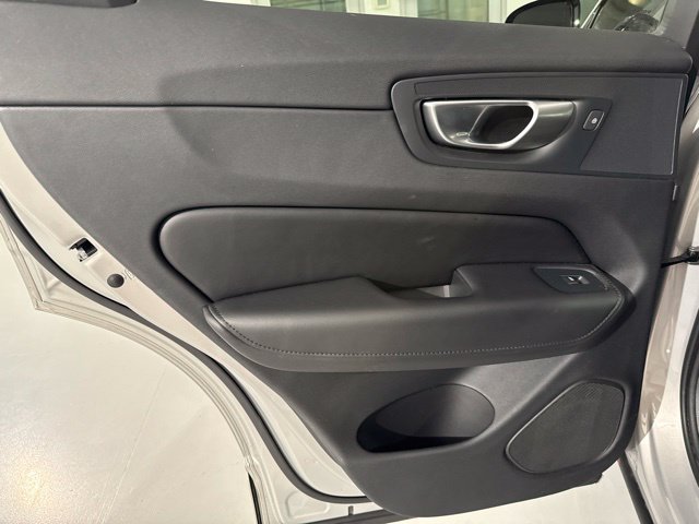 Used 2024 Volvo XC60 B5 Plus AWD/4WD image 17