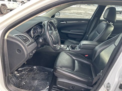 Used 2021 Chrysler 300 Touring L image 13