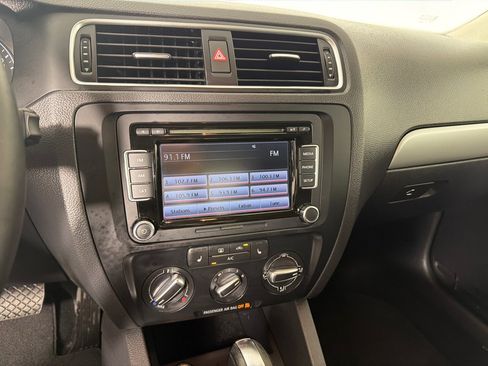 Used 2014 Volkswagen Jetta SE FWD image 16