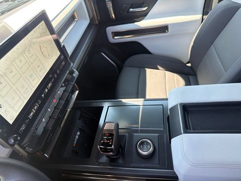 Used 2025 GMC Hummer EV 3X AWD/4WD image 18