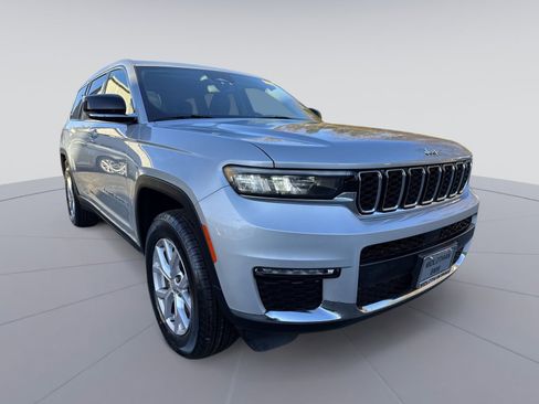 Used 2022 Jeep Grand Cherokee L Limited image 3