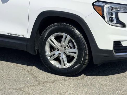 Used 2024 GMC Terrain SLE FWD image 6