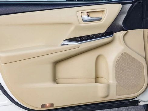 Used 2017 Toyota Camry LE image 19