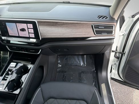 New 2026 Volkswagen Atlas SEL Premium R-Line AWD/4WD image 17