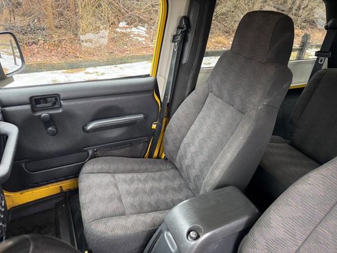 Used 2004 Jeep Wrangler 4WD image 36