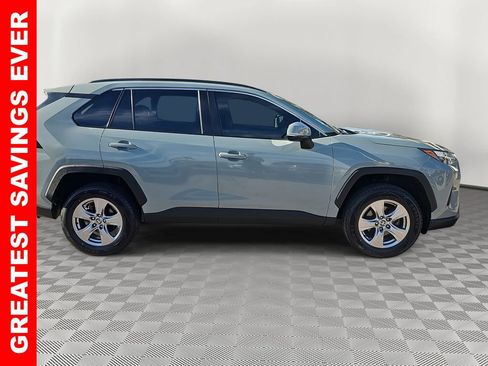 Used 2022 Toyota RAV4 XLE image 2