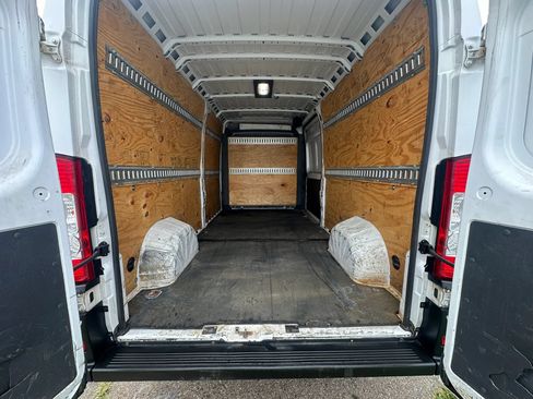 Used 2023 RAM ProMaster 2500 w/ Driver Convenience Group (A) FWD image 10