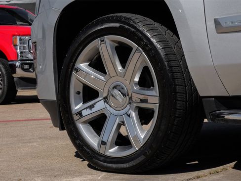 Used 2019 Cadillac Escalade ESV Luxury image 62