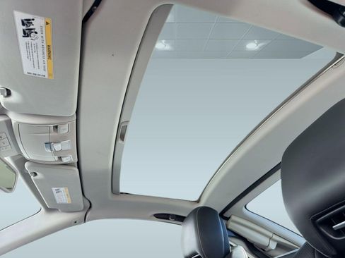 Used 2013 Mercedes-Benz SL 550 w/ Premium Pkg image 14