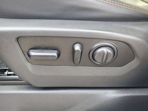 Used 2021 GMC Sierra 1500 AT4 w/ AT4 Preferred Package image 18