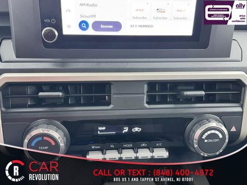 Used 2024 Toyota Tacoma SR image 31