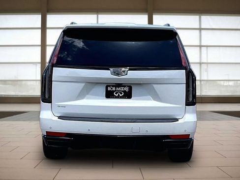 Used 2023 Cadillac Escalade ESV Sport Platinum w/ LPO, ONYX Package AWD/4WD image 4