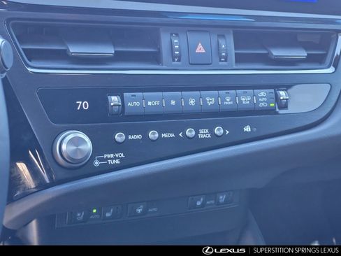 Used 2025 Lexus ES 300h 300h w/ Premium Package image 20