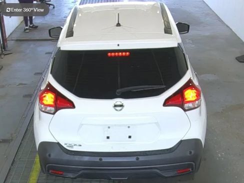 Used 2020 Nissan Kicks S FWD image 4